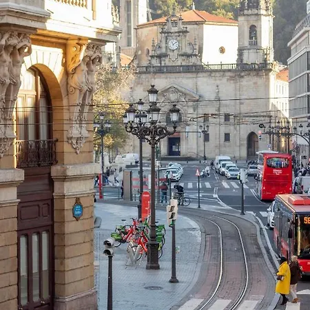 Amplio Y Elegante En Casco Viejo Con Parking * Bilbao