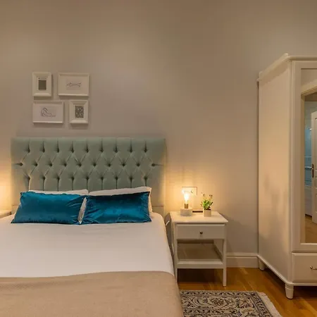 Amplio Y Elegante En Casco Viejo Con Parking Apartment